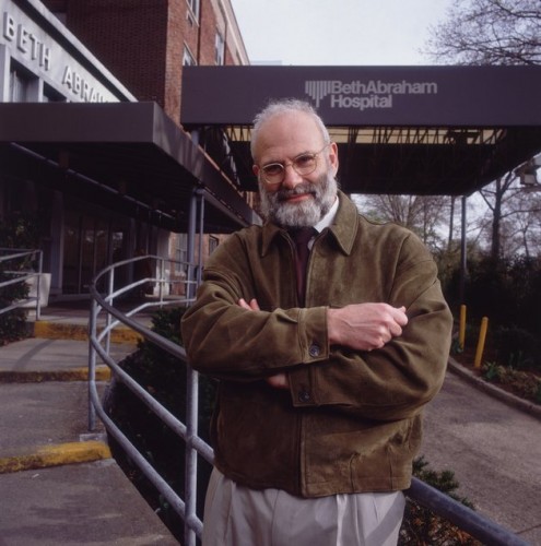 1993: Portrait of British-born neurologist and author Dr Oliver Sacks standing in the admittance driveway of Beth Abraham Hospital with his arms crossed over his chest, New York City. (Photo by Nancy R. Schiff/Hulton Archive/Getty Images)